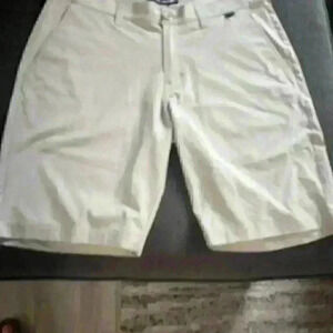 Travis Mathew shorts lot of 3 32"  91/2 inseam